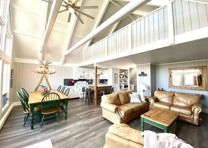 Cozy Charming Ski Chalet Sleeps 11