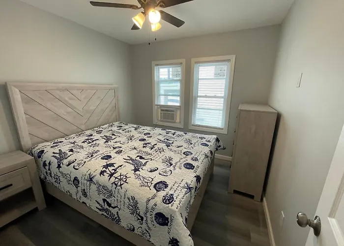 Dupont Beach House B