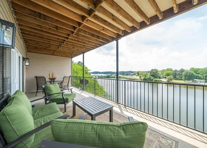 Natalie'S Nook, Lake Hideaway Near Downtown Fun!