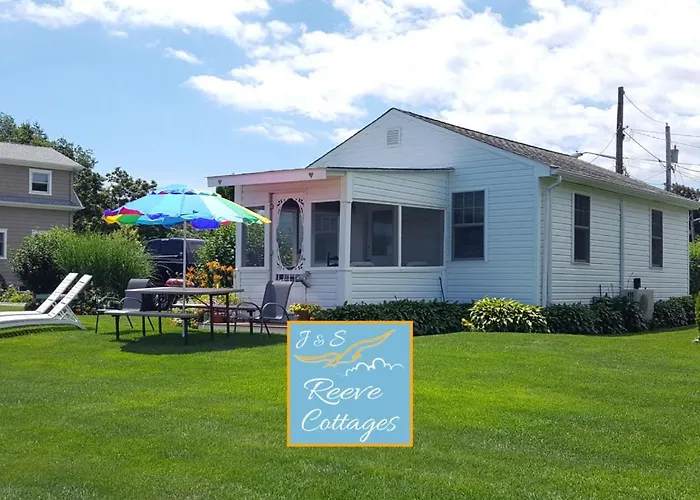 Premier Waterfront Cottage 3