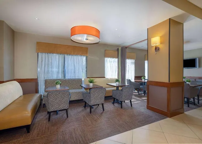 Wyndham Garden Kansas City Airport