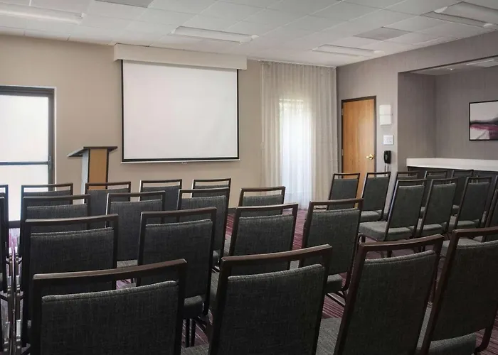 Fairfield By Marriott Inn & Suites Stoughton