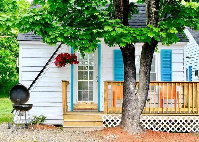 The Landings Inn And Cottages At Old Orchard Beach