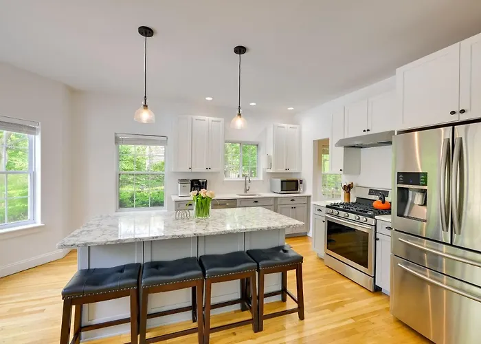 Pet-Friendly Southampton Paradise With Pool!