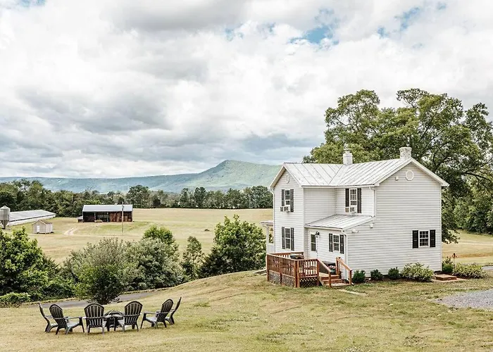 Mountain View Farmhouse In Luray, Family Friendly