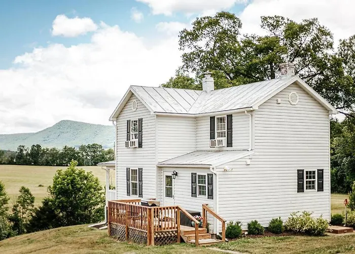 Mountain View Farmhouse In Luray, Family Friendly
