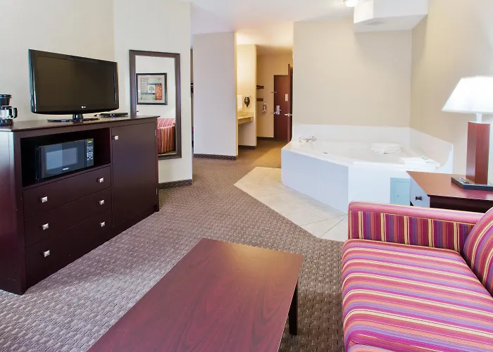 Holiday Inn Express Hotel & Suites Portland - Jantzen Beach By Ihg