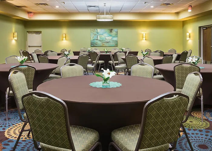 Holiday Inn Express Charleston-Civic Center By Ihg