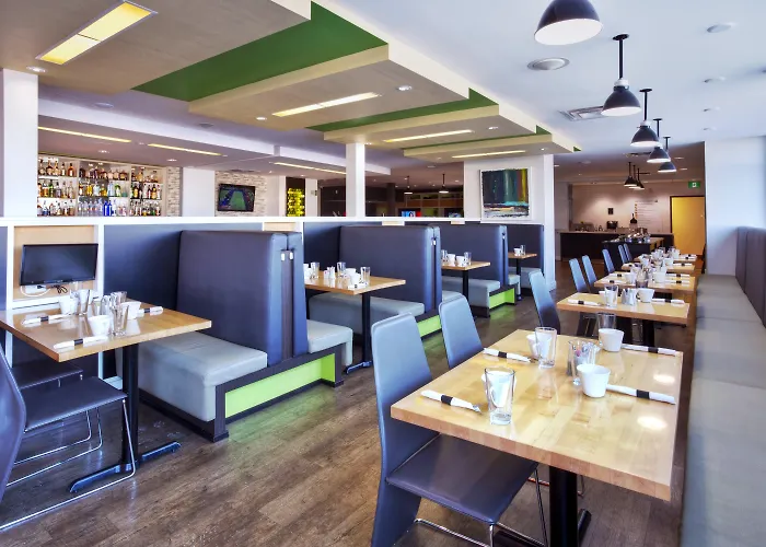 Holiday Inn Express Winnipeg Airport - Polo Park By Ihg