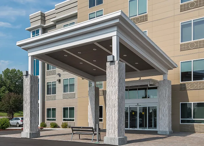 Holiday Inn Express & Suites Norwood By Ihg
