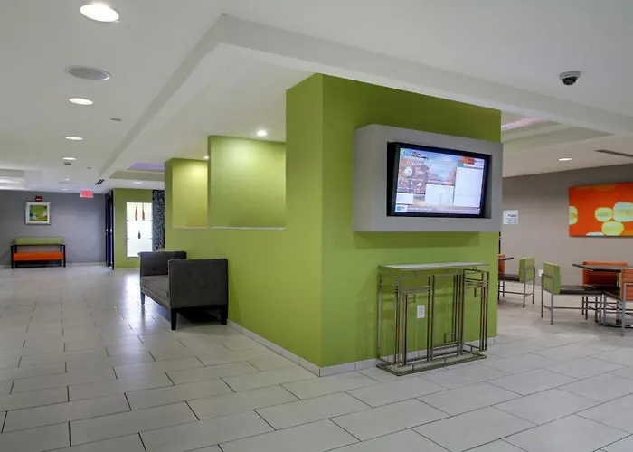 Holiday Inn Express & Suites Jackson Downtown - Coliseum By Ihg