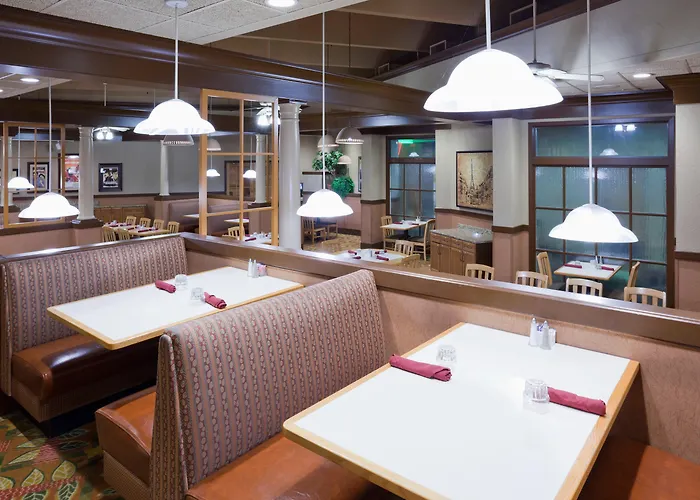 Holiday Inn & Suites St. Cloud By Ihg