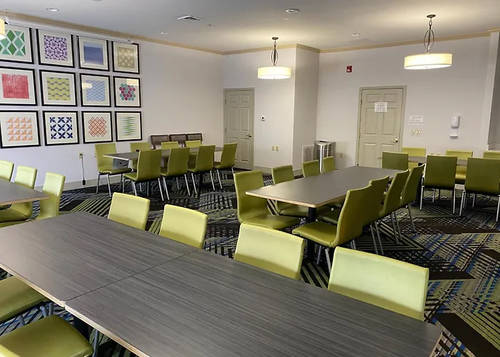 Holiday Inn Express & Suites Indianapolis North - Carmel By Ihg
