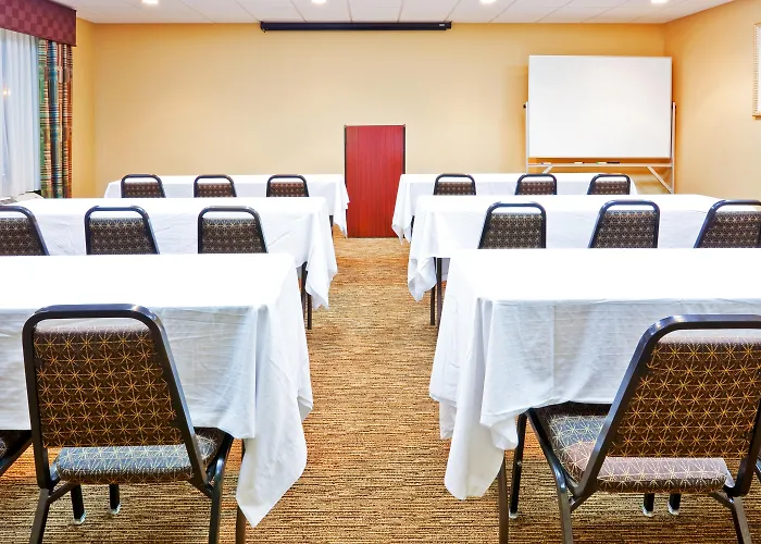 Holiday Inn Express Hotel & Suites-Magee, An Ihg Hotel