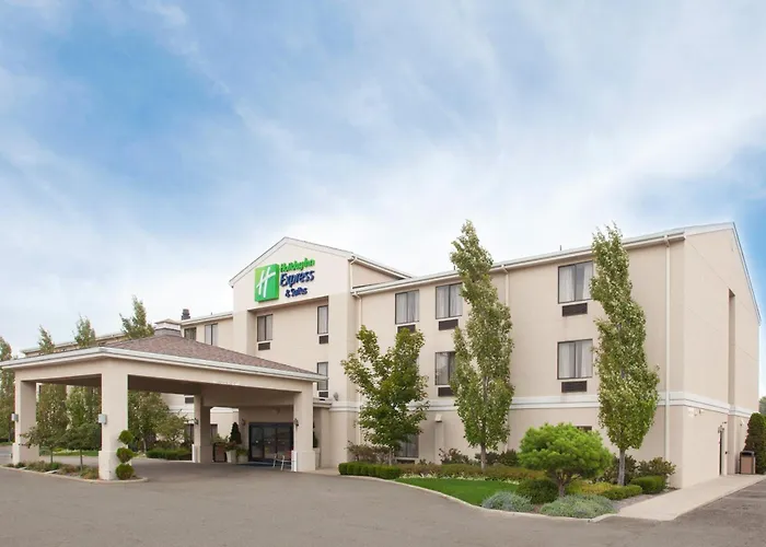 Holiday Inn Express & Suites Alliance By Ihg