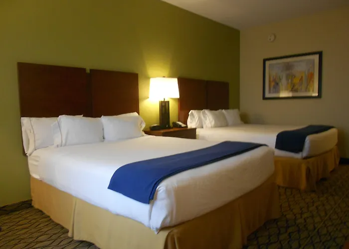 Holiday Inn Express & Suites Lancaster By Ihg