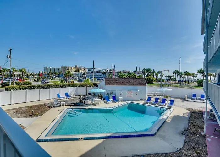 New Smyrna Beach Condo W/ Pool & Beach Access!