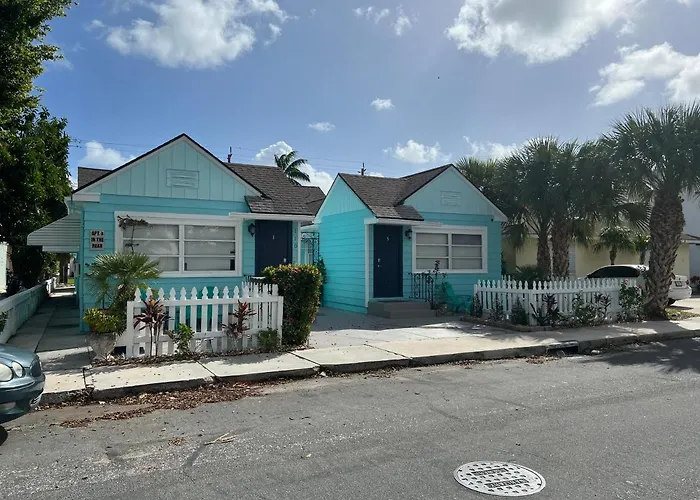 Steps To Beach & Downtown! Spacious Beach Bungalow #2