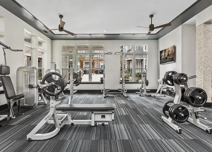 Pool Gym Spacious Free-Parking