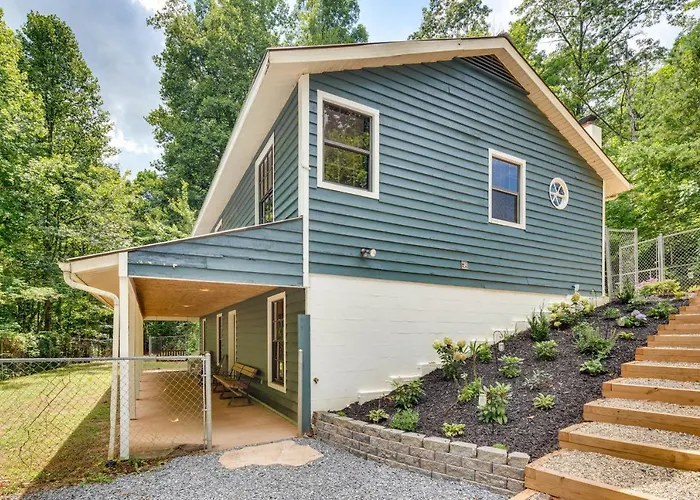 Secluded Mountain Retreat: 30 Mi To Asheville!