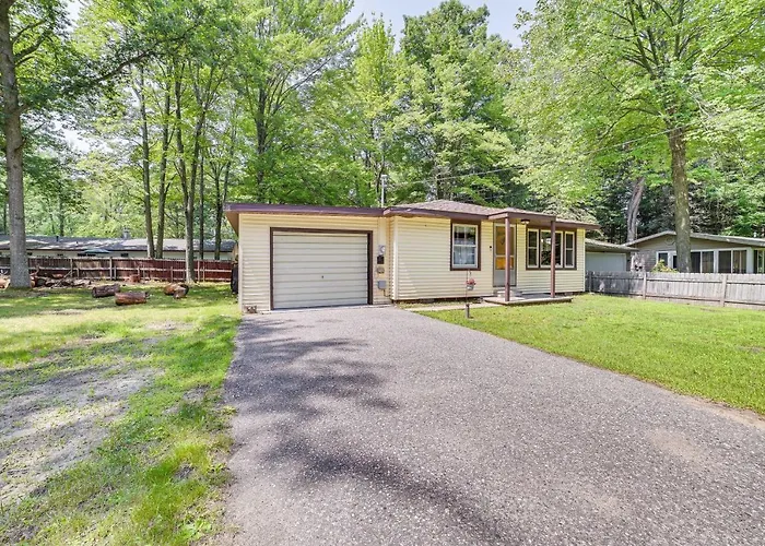 Prudenville Family Home W/ Game Room & Fire Pit!