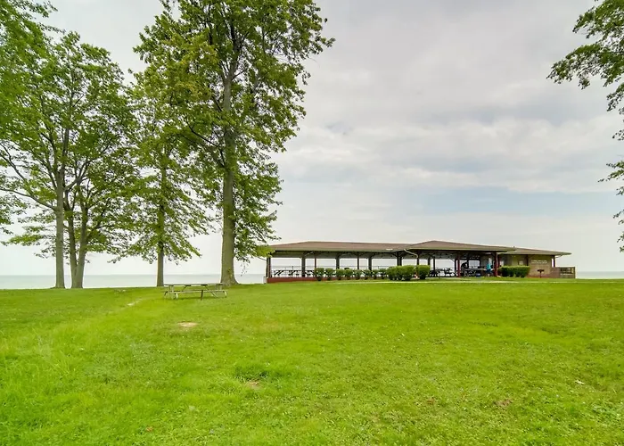 Pet-Friendly Lake Erie Cottage - Walk To The Water