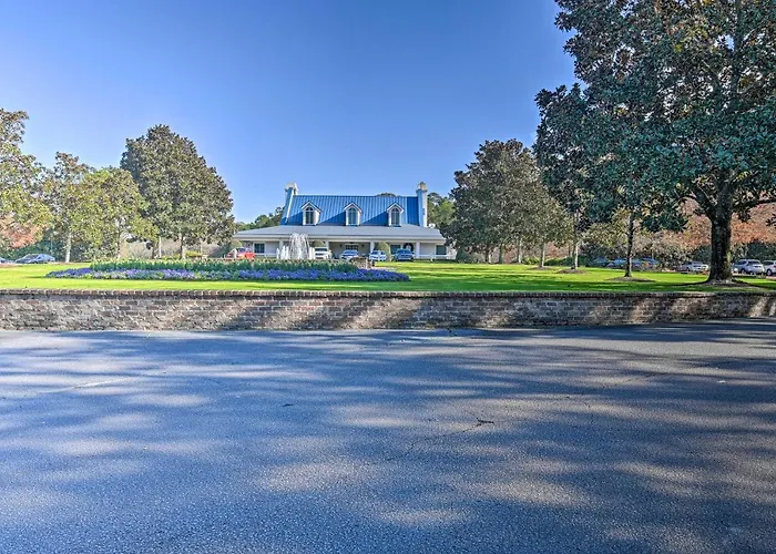 High‑End Pawleys Island Condo W/ Porch & Pools!