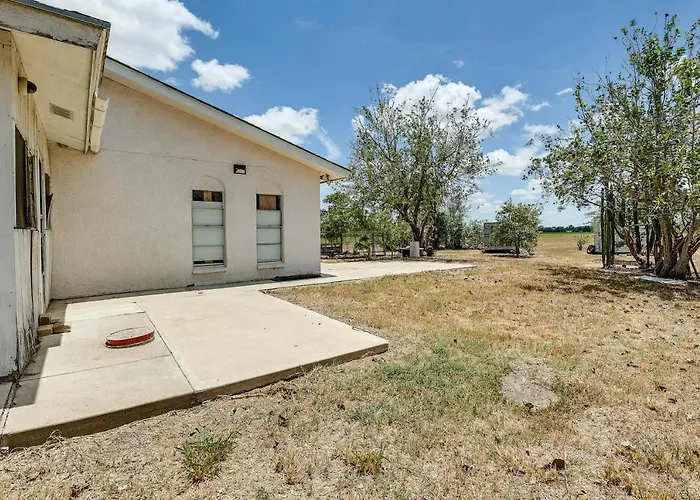 Screened Porch: Remote Harlingen House!