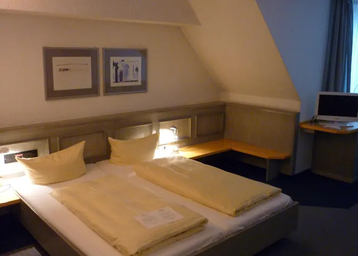 Avenue Hotel