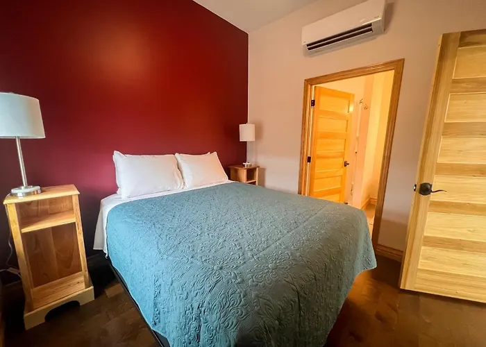 Elkader Suites