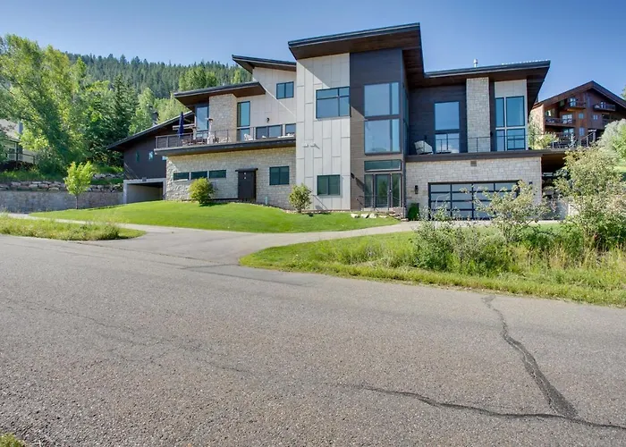 Avon Vacation Rental W/ Hot Tub & Mountain Views!