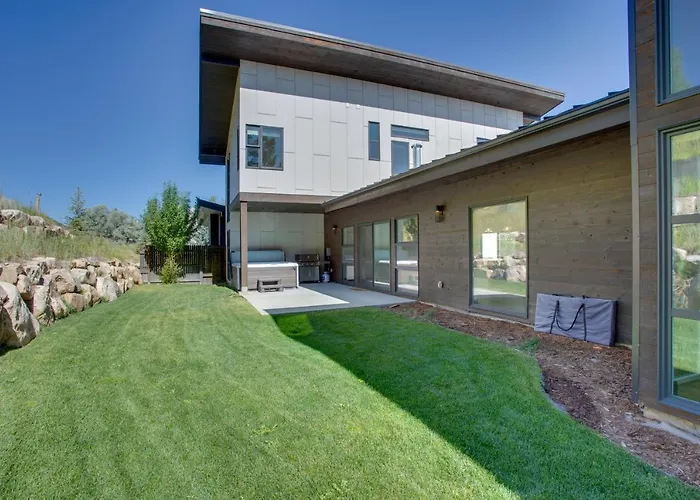 Avon Vacation Rental W/ Hot Tub & Mountain Views!