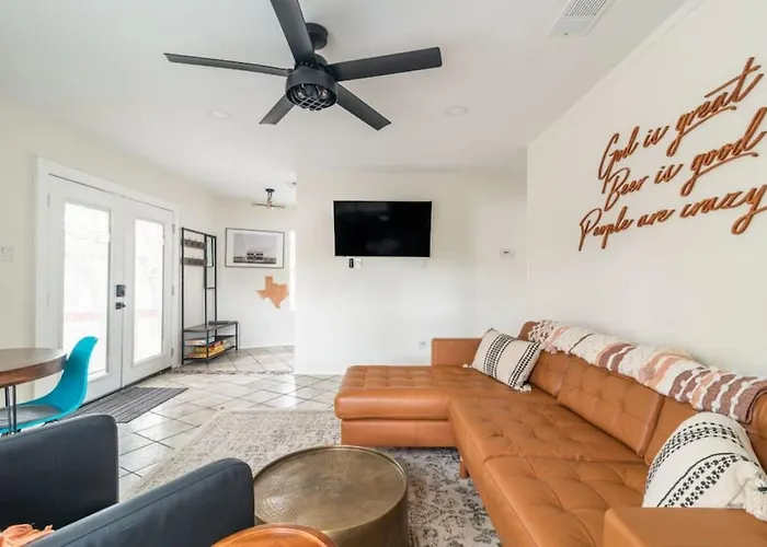 Downtown Lonestar Bungalow At Beer Ranch Project