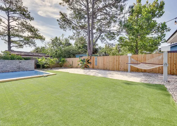 Coastal Home W/ Heated Pool: Mins To Beach & Mayo!