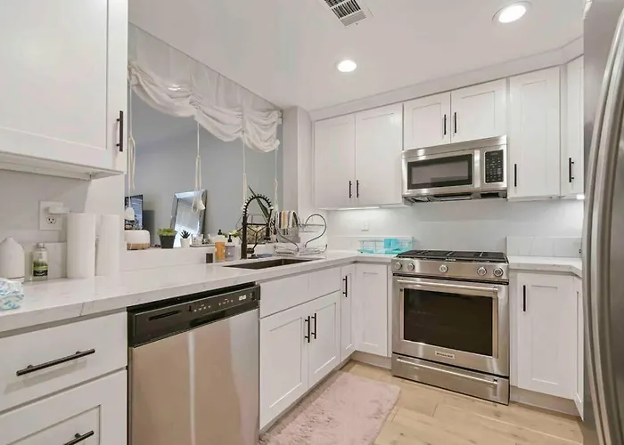 Beautiful 3B2B Home With Piano In Pasadena Oldtown