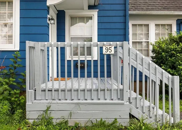 Quintessential Cozy Haven, Brooklawn Beauty