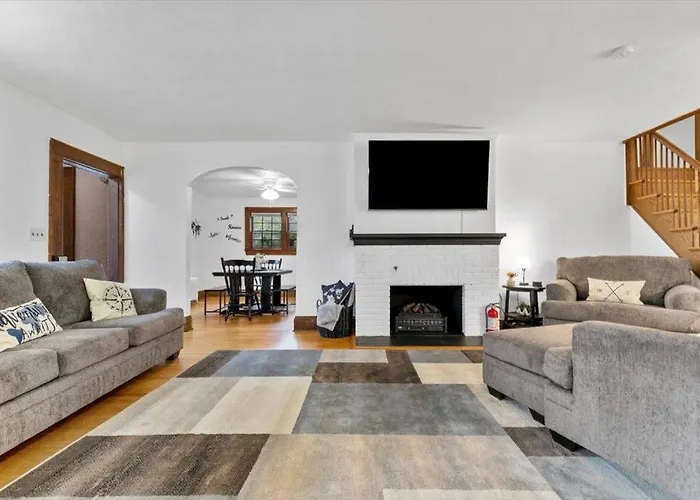 Quintessential Cozy Haven, Brooklawn Beauty