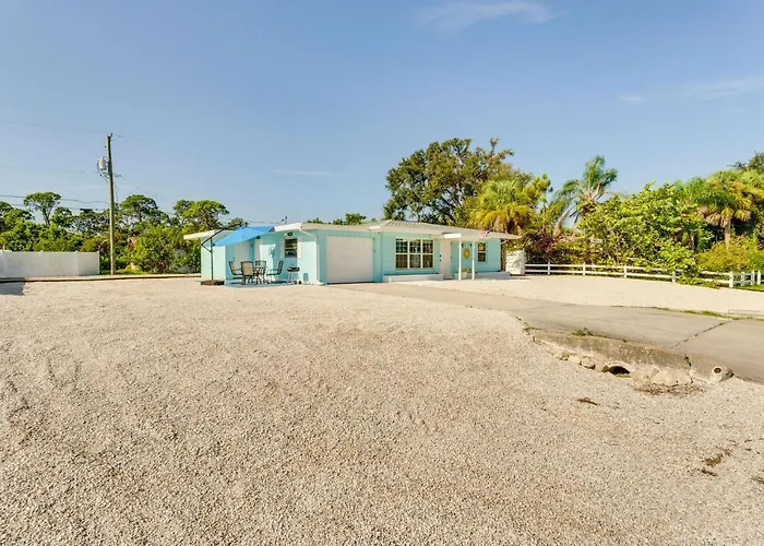 Pet-Friendly Venice Vacation Rental, 3 Mi To Beach