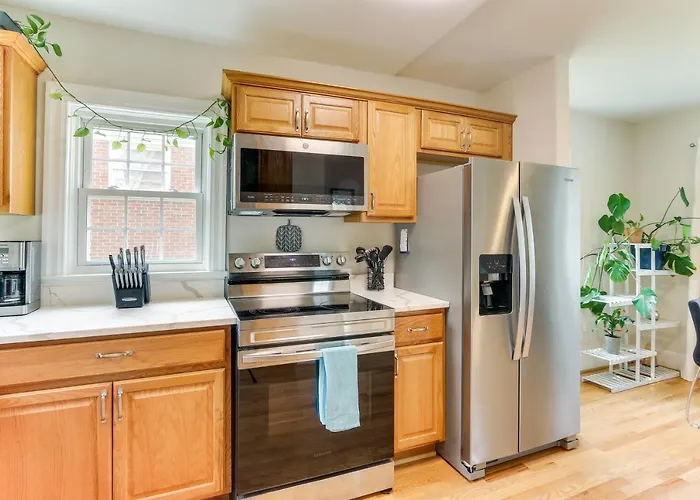 Chic Front Royal Retreat Near Shenandoah River!