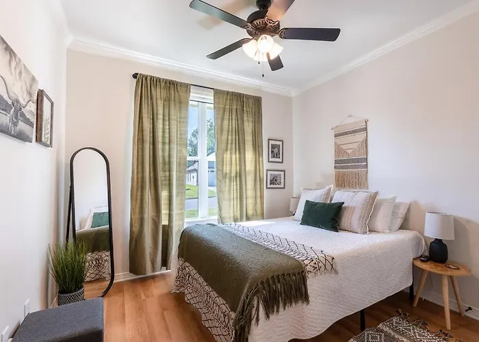 Pet Friendly, King Bed, Fire Pit