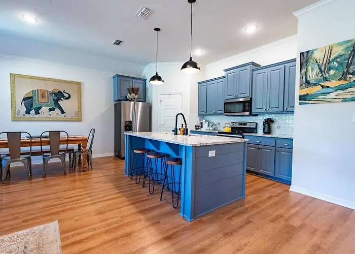 Pet Friendly, King Bed, Fire Pit