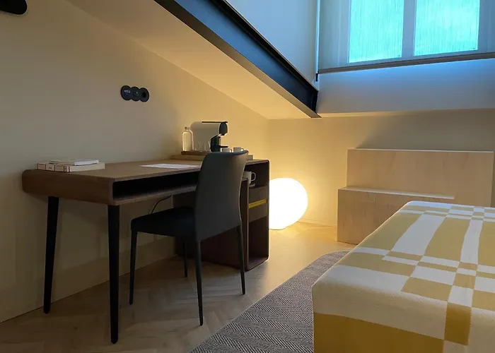 Sutrooms