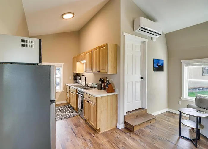 20 Mi To Glacier Nat'L Park: Pet-Friendly Cabin