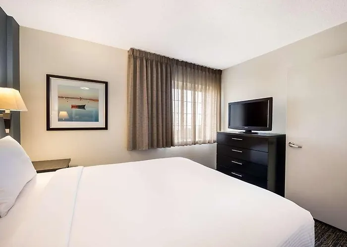 Sonesta Simply Suites Earth City, Mo