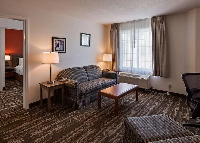 Charlevoix Inn & Suites Surestay Collection By Best Western