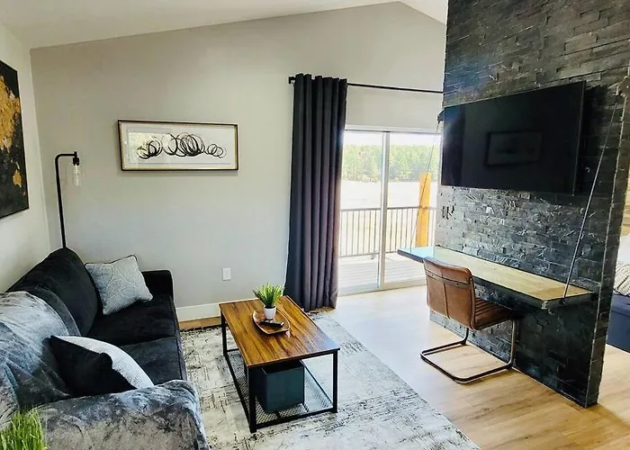 Penthouse Suite At Meadow View!