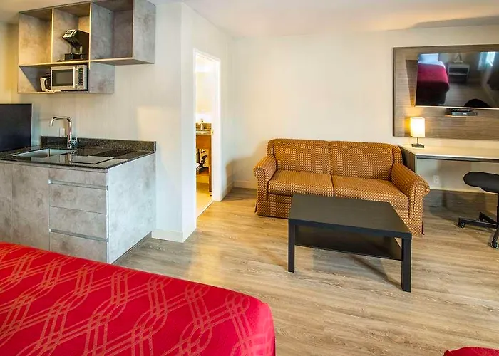 Econo Lodge Inn & Suites Pincher Creek