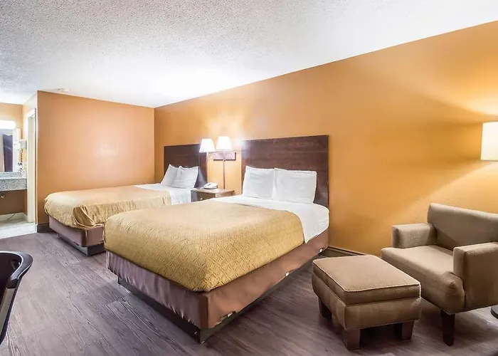 Econo Lodge Selmer