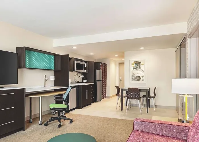 Home2 Suites By Hilton Milwaukee West