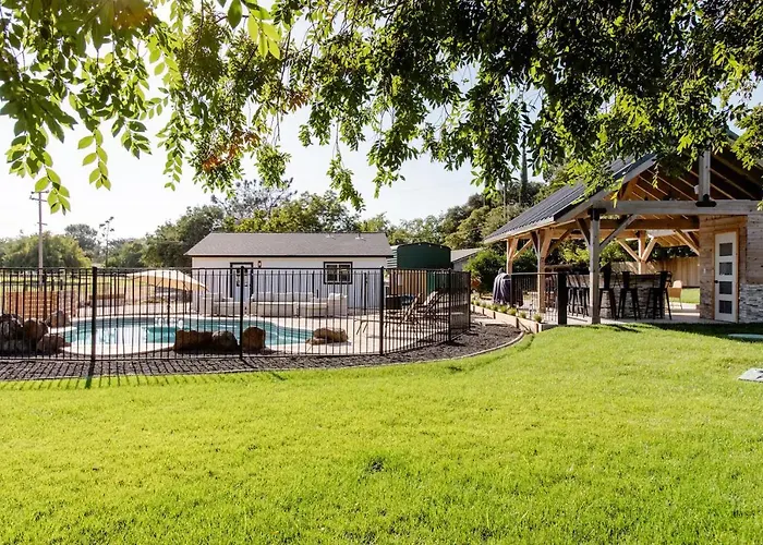 Beautiful Spacious Guest Home